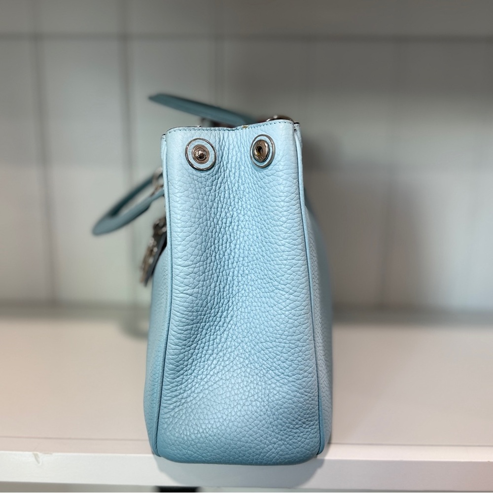 Dior Diorissimo Light Blue Exterior with Hot Pink Interior (09 MA 1113) - Picture 4 of 13